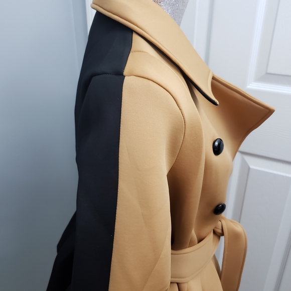 Double-Breasted Tan/Black Coat - Picture 4 of 8